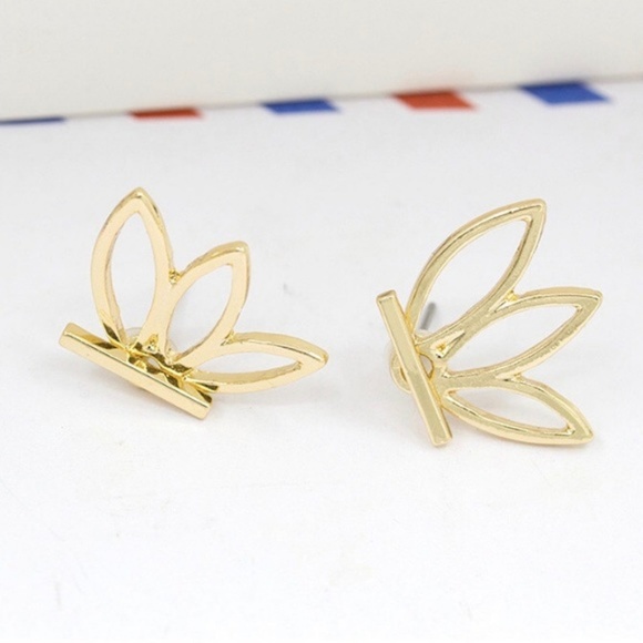 Last pair‼Bar & Lotus Flower Earrings - Picture 2 of 4